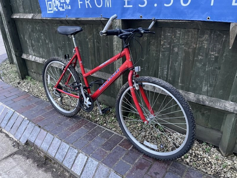 Red MTB Raleigh Max