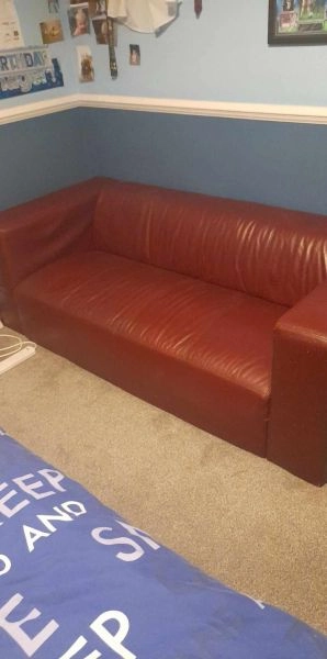 Great Condition red leather sofa
