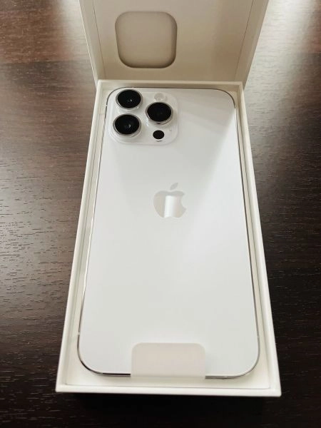New Unlocked Apple Iphone Pro Max 265GB [Silver Colour]