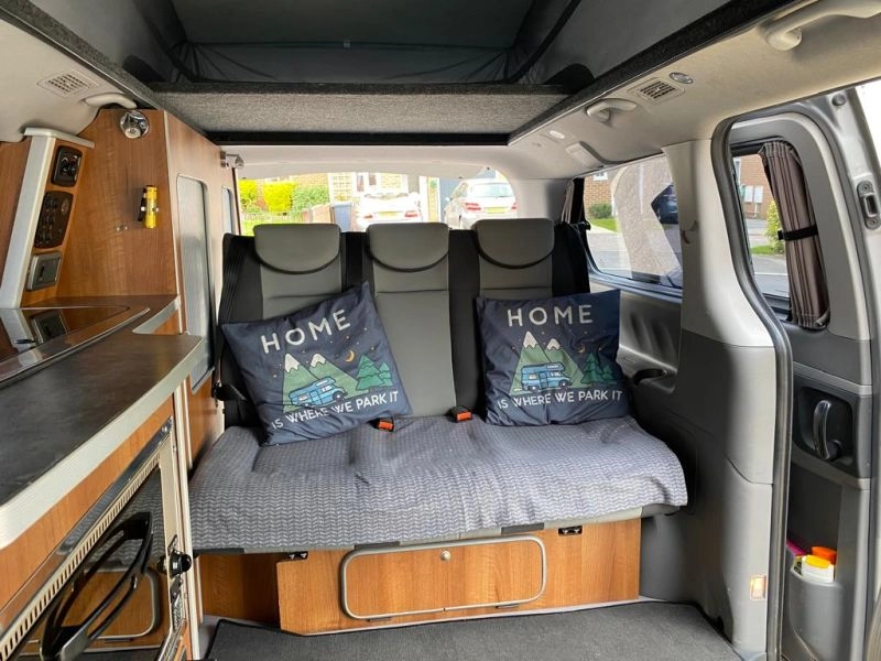 Hyundai i800 campervan by Wellhouse 2.5 Manual 136ps 2012 134,000 miles 4 berth in Grey Metallic. Built by Wellhouse.