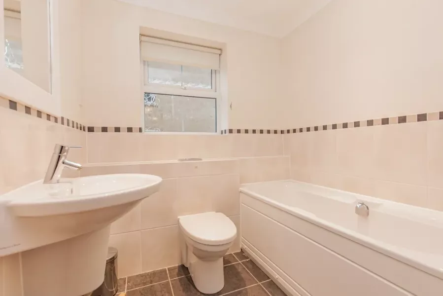 Awesome one bedroom flat in Lower Stone Street Maidstone