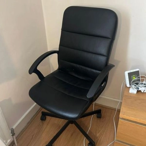 Used, good condition, Large, Comfortable, Black, Computer Swivel Chair
