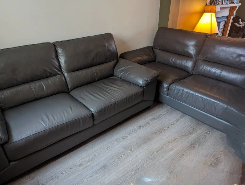 2x sofa from DFS. Very good condition and very comfortable
