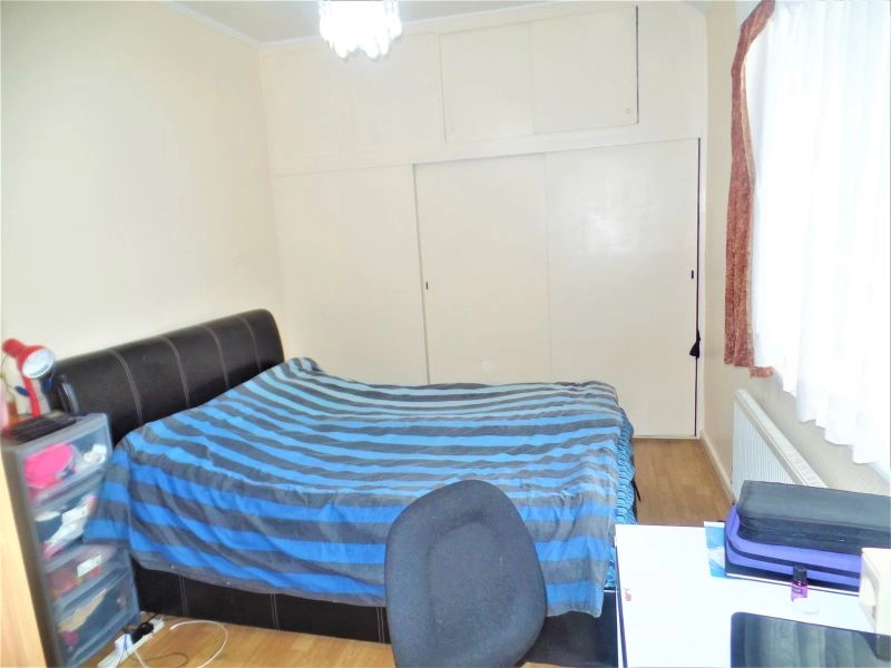 ROOM TO LET FEMALE LODGER REQUIRED