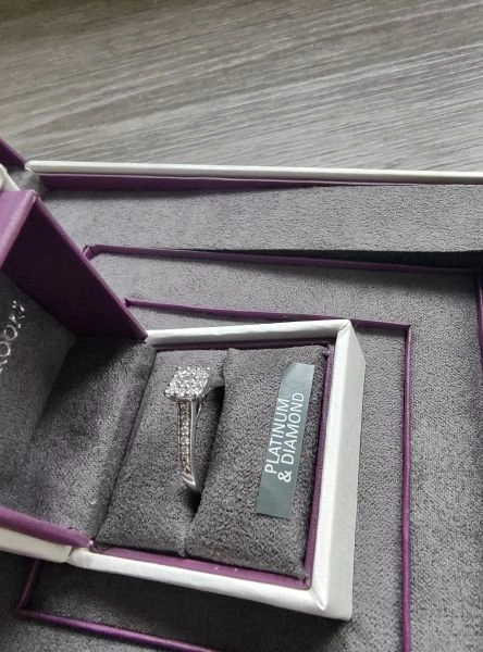 BEAUTIFUL BEAVERBROOKS PLATINUM .32ct DIAMOND ENGAGEMENT RING SIZE M SUPPLIED IN ORIGINAL BOX WITH DIAMOND CERTIFICATE AND ORIGINAL PURCHASE RECEIPT OF £1600 IN PERFECT CONDITION