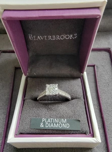 BEAUTIFUL BEAVERBROOKS PLATINUM .32ct DIAMOND ENGAGEMENT RING SIZE M SUPPLIED IN ORIGINAL BOX WITH DIAMOND CERTIFICATE AND ORIGINAL PURCHASE RECEIPT OF £1600 IN PERFECT CONDITION