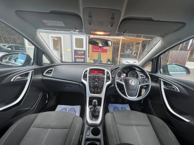 Vauxhall Astra SRI VX-LINE 5-Door 2012