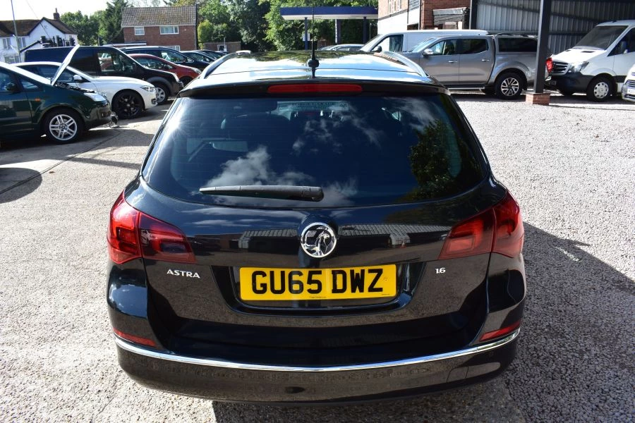 Vauxhall Astra 1.6i 16V Elite 5dr Auto 2015