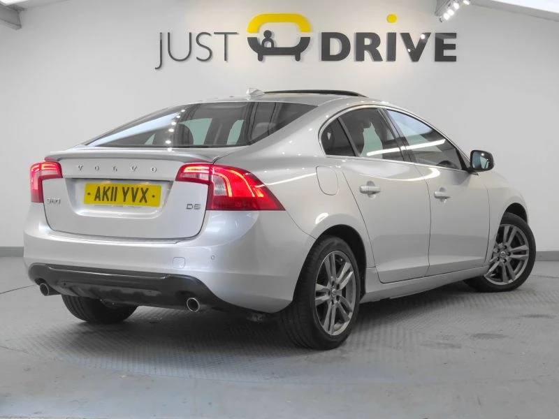 Volvo S60 D5 [205] SE Lux 4dr Geartronic 2011