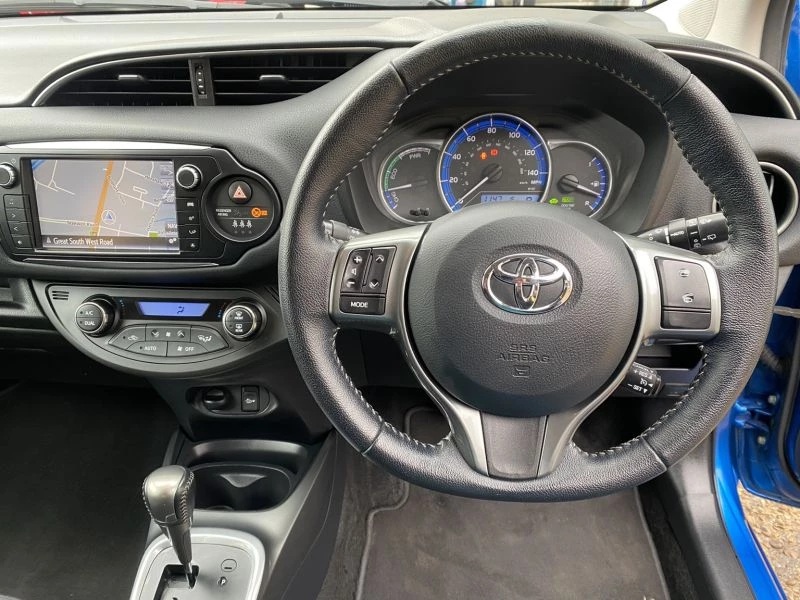 Toyota Yaris 1.5 Hybrid Excel 5dr CVT 2015