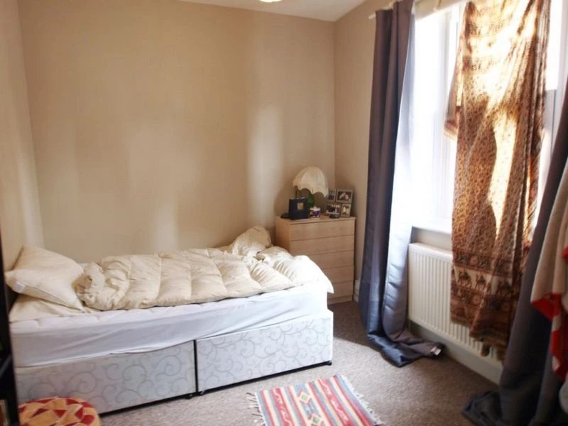 4 bedrooms flat, 29-31 Flat 2 Allen Road Newington Green London