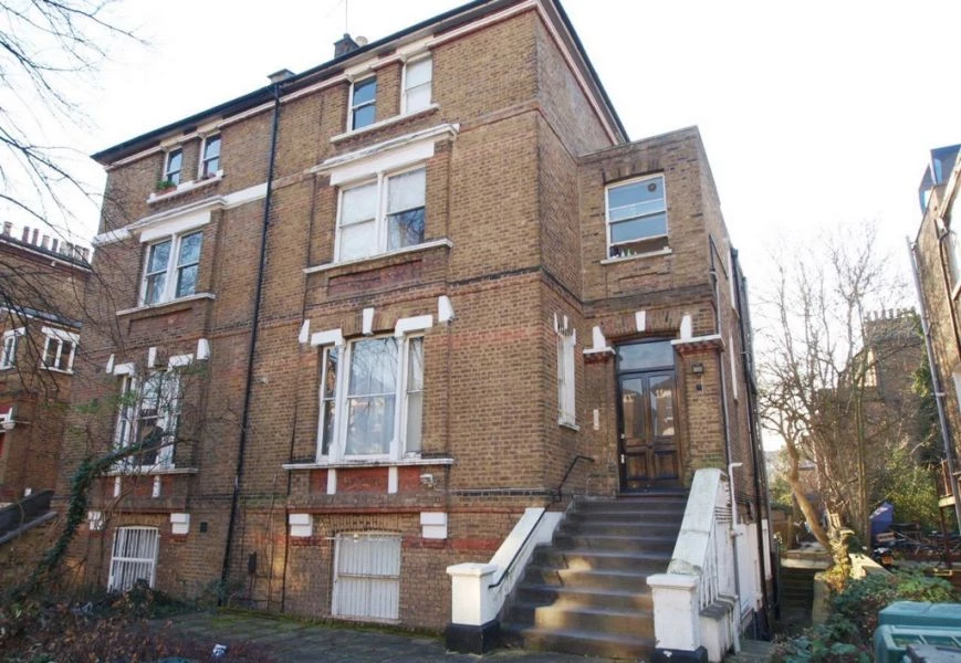 3 bedrooms flat, 28 Flat B Hillmarton Road Islington London