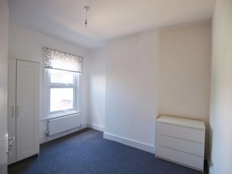 5 bedrooms house, 62 Springfield Road Seven Sisters London