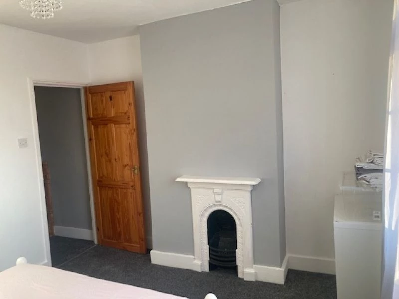 2 bedrooms house, 54 Love Lane South Norwood London