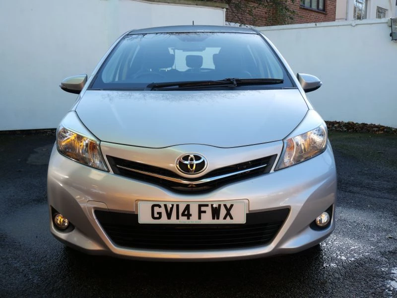 Toyota Yaris 1.33 Dual VVT-i Icon Plus 5dr Only 21000 Miles 2014