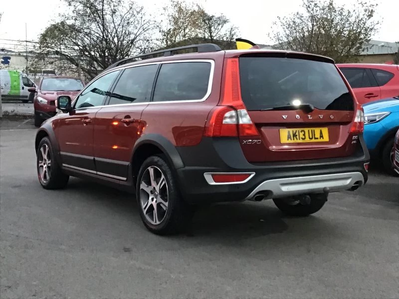 Volvo XC70 2.4 D5 SE Lux Estate 5dr Diesel Geartronic AWD Euro 5 [215 ps] 2013