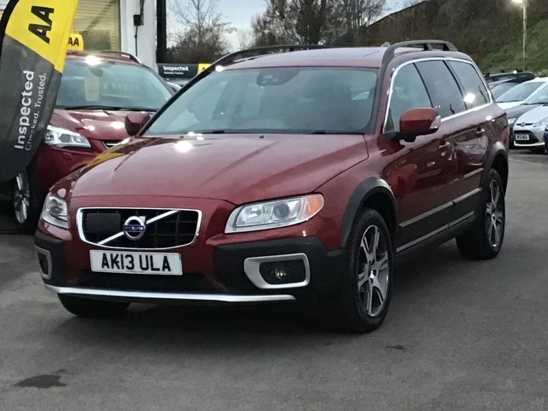 Volvo XC70 2.4 D5 SE Lux Estate 5dr Diesel Geartronic AWD Euro 5 [215 ps] 2013