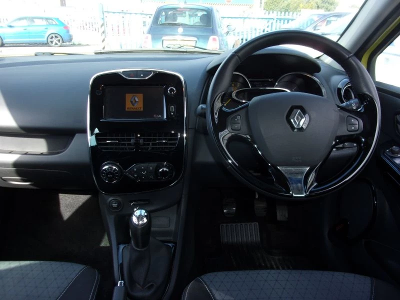 Renault Clio 0.9 TCe Dynamique S MediaNav Hatchback 5dr Petrol Manual Euro 5 [s/s] [90 ps] 2013