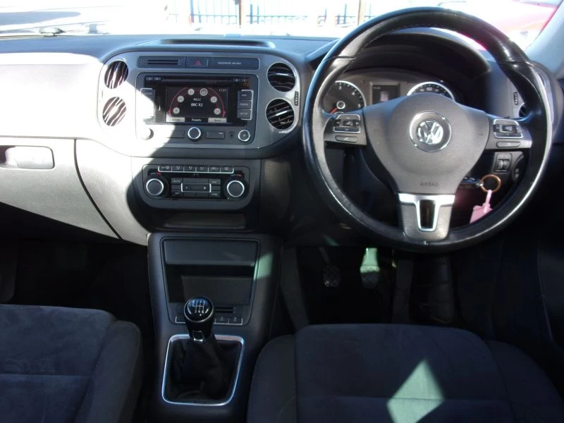 Volkswagen Tiguan 2.0 TDI BlueMotion Tech Match SUV 5dr Diesel Manual 4WD Euro 5 [s/s] [140 ps] 2015