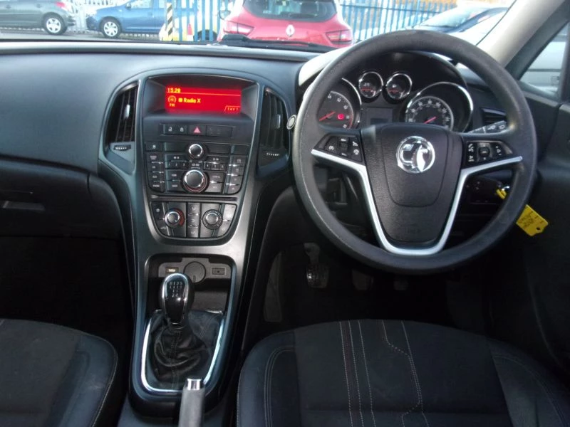 Vauxhall Astra 1.4 16v Active Hatchback 5dr Petrol Manual Euro 5 [100 ps] 2012