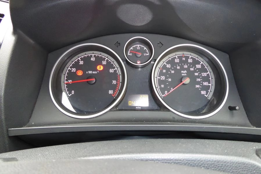 Vauxhall Zafira 1.6 16V Exclusiv MPV 5dr Petrol Manual Euro 5 [115 ps] 2012