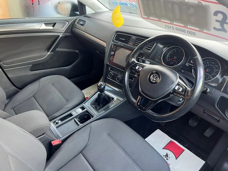Volkswagen Golf SE TSI BLUEMOTION TECHNOLOGY 5-Door 2018