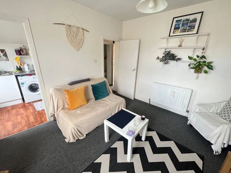 New listing alert! Presenting a remarkable top floor loft conversion one bed flat, exclusively available through Sharpes Estates. Discover this well-presented gem nestled in the heart of Colliers Wood/Tooting.