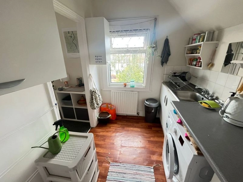 New listing alert! Presenting a remarkable top floor loft conversion one bed flat, exclusively available through Sharpes Estates. Discover this well-presented gem nestled in the heart of Colliers Wood/Tooting.