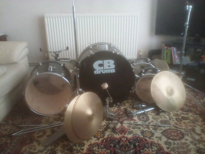 CB drums black
