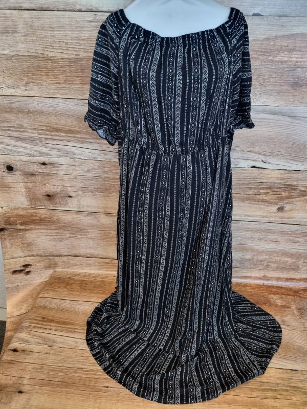 Black pattern maxi dress