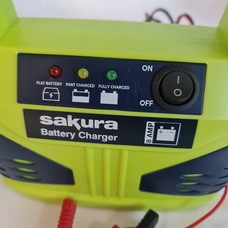 Sakura 8 Amp 12 V Car Battery Charger