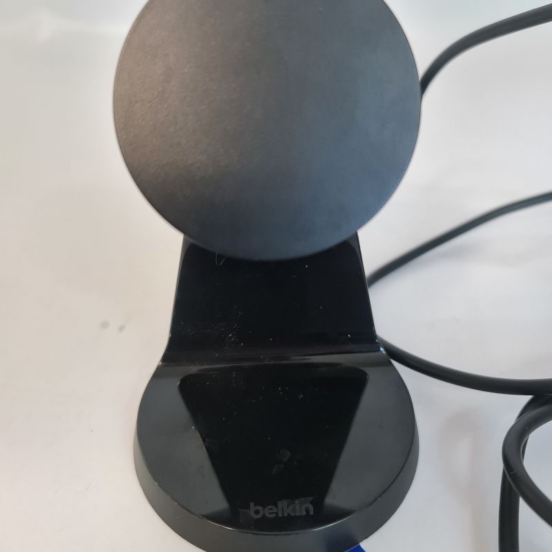 Belkin Magnetic iPhone Wireless Charger Stand