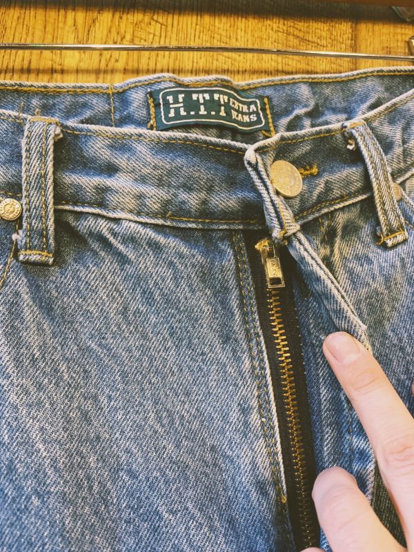 Vintage 1990s high waisted jeans- Waist 31”