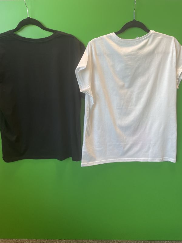2 pack of T-shirt’s