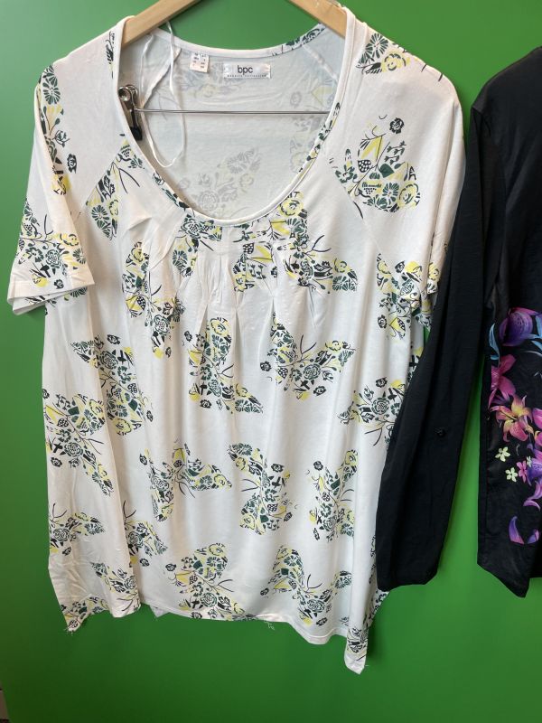 2 floral tops