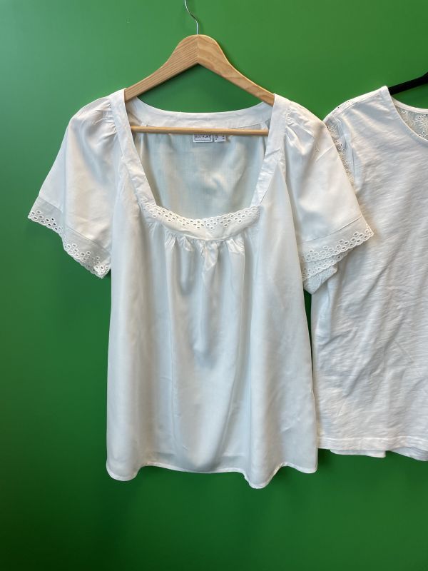 Pack of 2 white tops