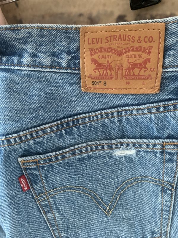 Vintage Levis Iconic 501 High Waisted Distressed Washed Blue MOM Jeans W30 L32