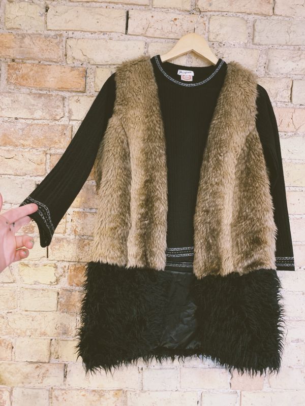 Vintage 1990s faux fur gilet Size L/XL