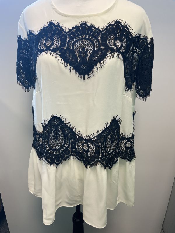 Lace peplum white and black top