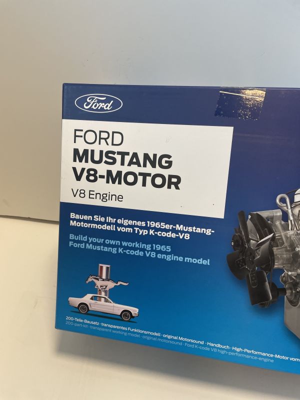 Ford Mustang v8 model kit