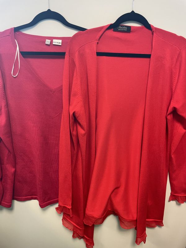 Set of pink and red jumpers