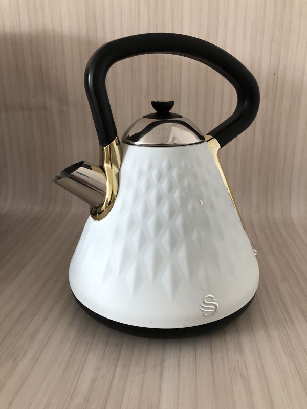 Swan Kettle 17L White and Gold