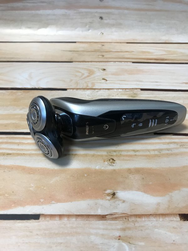 Philips Series 9000 shaver
