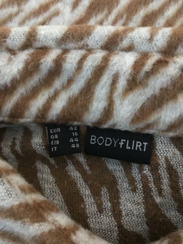 Body Flirt Sleeveless Shirt