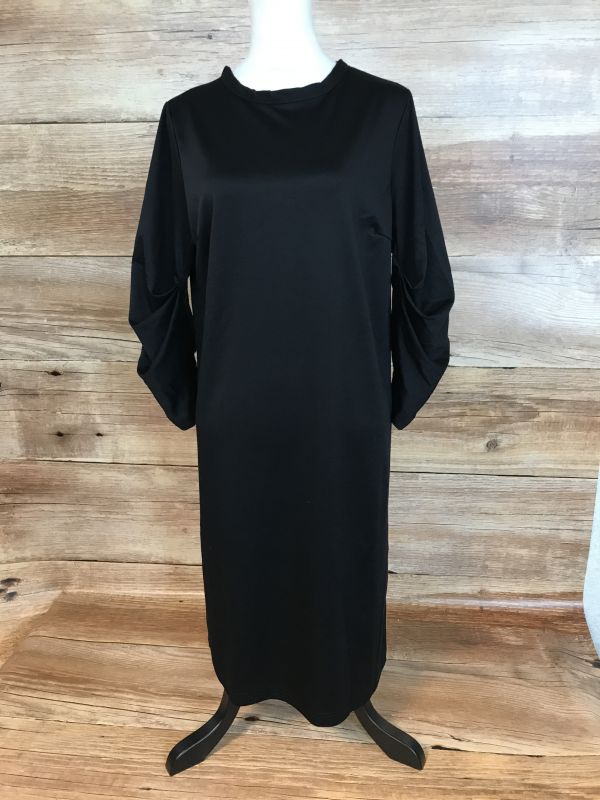 Black long sleeve dress