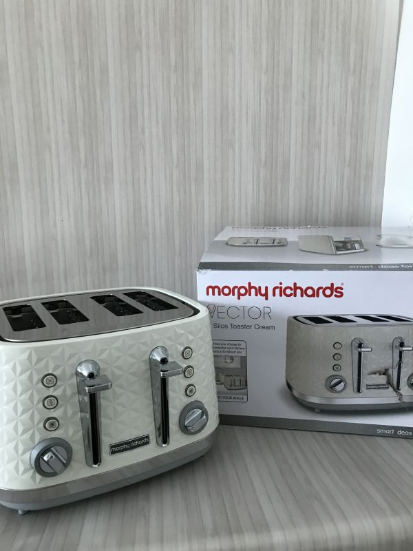 Morphy Richards Cream Toaster