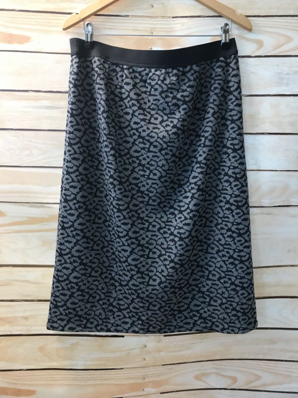 Leopard print grey and black skirt