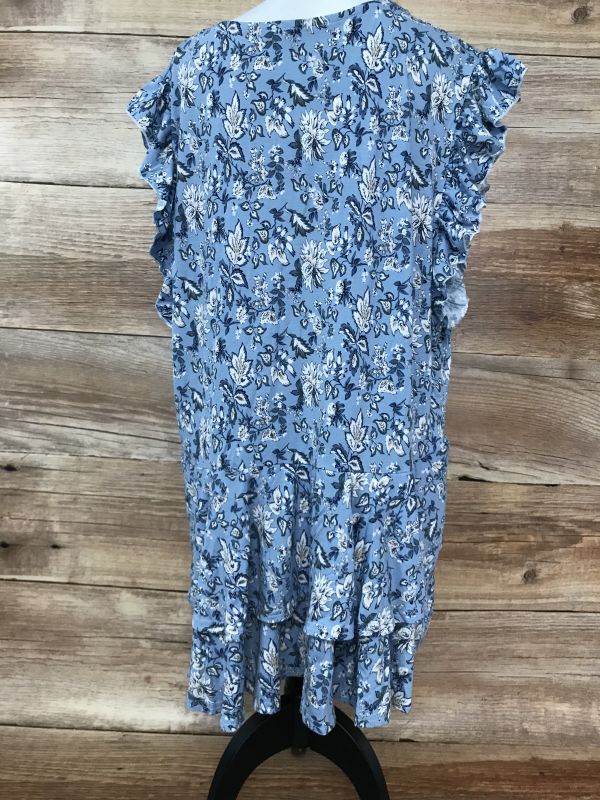 In The Style Blue Top With Floral Print Detail