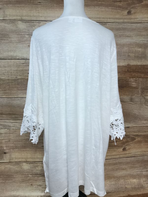 BodyFlirt Ivory Tunic Top with Lace Detail