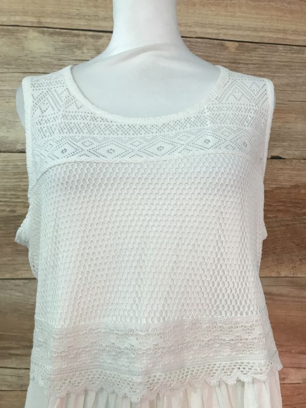 BodyFlirt White Sleeveless Top with Lace Detail